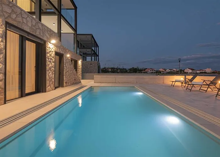 Villa Serena Luxury Seafront Escape With Pool Privlaka (Zadar)