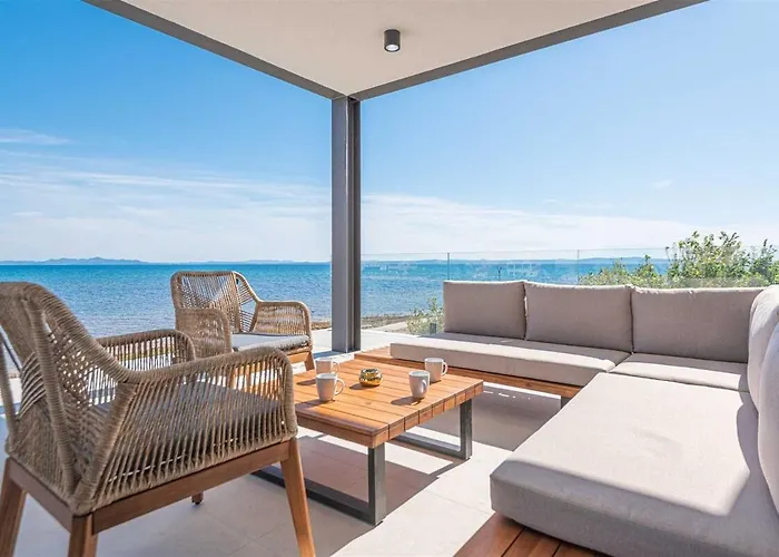 ヴィラ Serena Luxury Seafront Escape With Pool